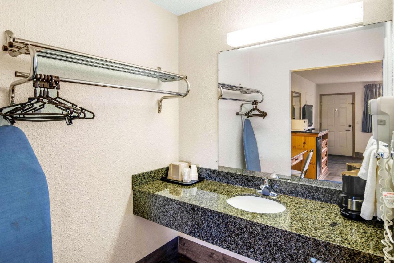 Econo Lodge & Suites Spokane Exteriör bild